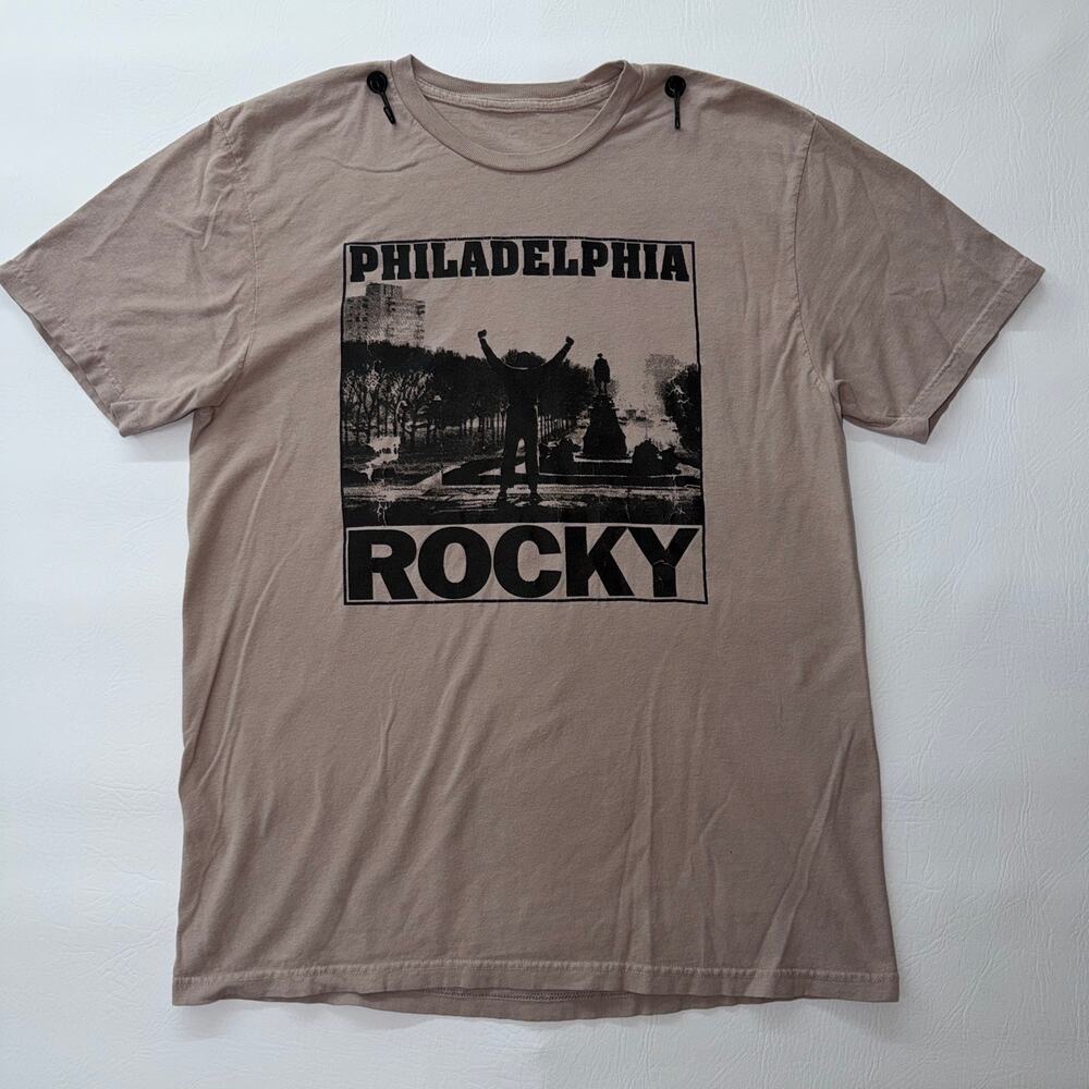 Rocky Balboa Philadelphia T-Shirt Mens Large Tan Brown Graphic Tee 21.5x27.5